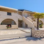 Appartement Lucica 4 By Interhome